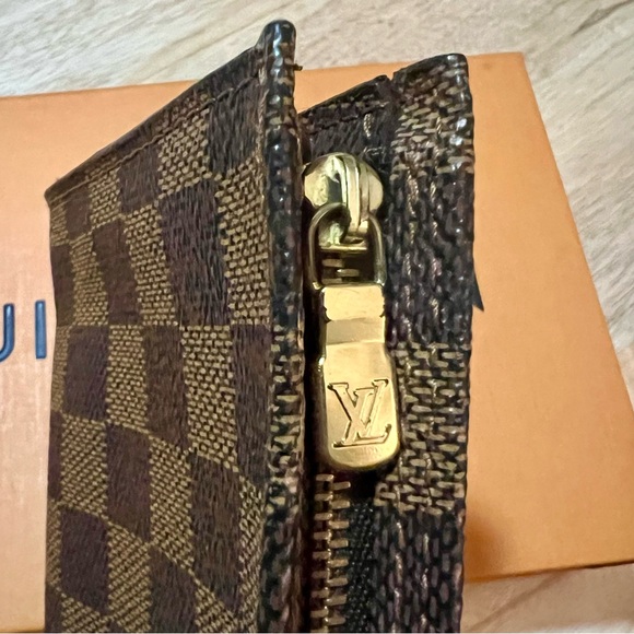 Louis Vuitton LV Damier Ebene Marais Bucket Pouch, Travel Bag, Clutch - Picture 7 of 8